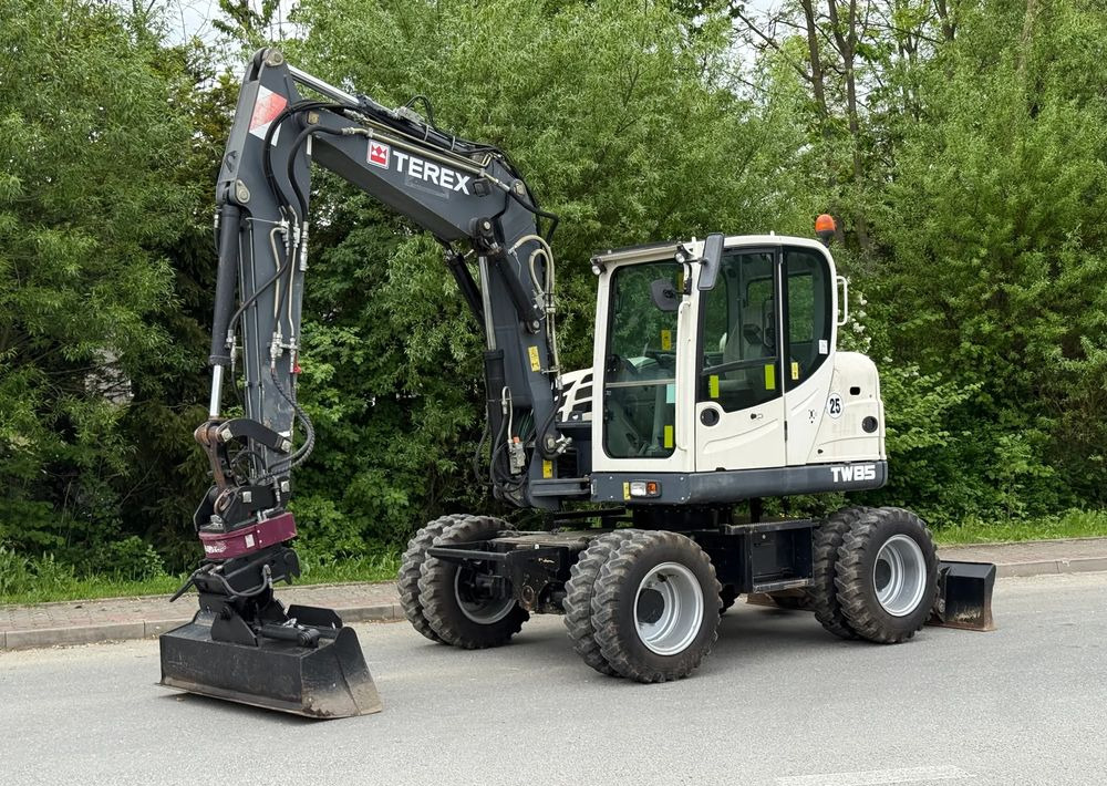 Terex * Koparka Kołowa TEREX TW 85 * Sprowadzona * Rototilt * - Gumikerekes kotró: 1 kép. Terex * Koparka Kołowa TEREX TW 85 * Sprowadzona * Rototilt * - Gumikerekes kotró: 1 kép.