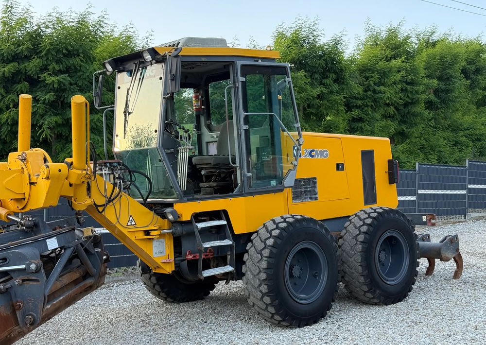 XCMG * Równiarka XCMG GR 215 * Maszyna Drogowa * - Henger: 4 kép. XCMG * Równiarka XCMG GR 215 * Maszyna Drogowa * - Henger: 4 kép.
