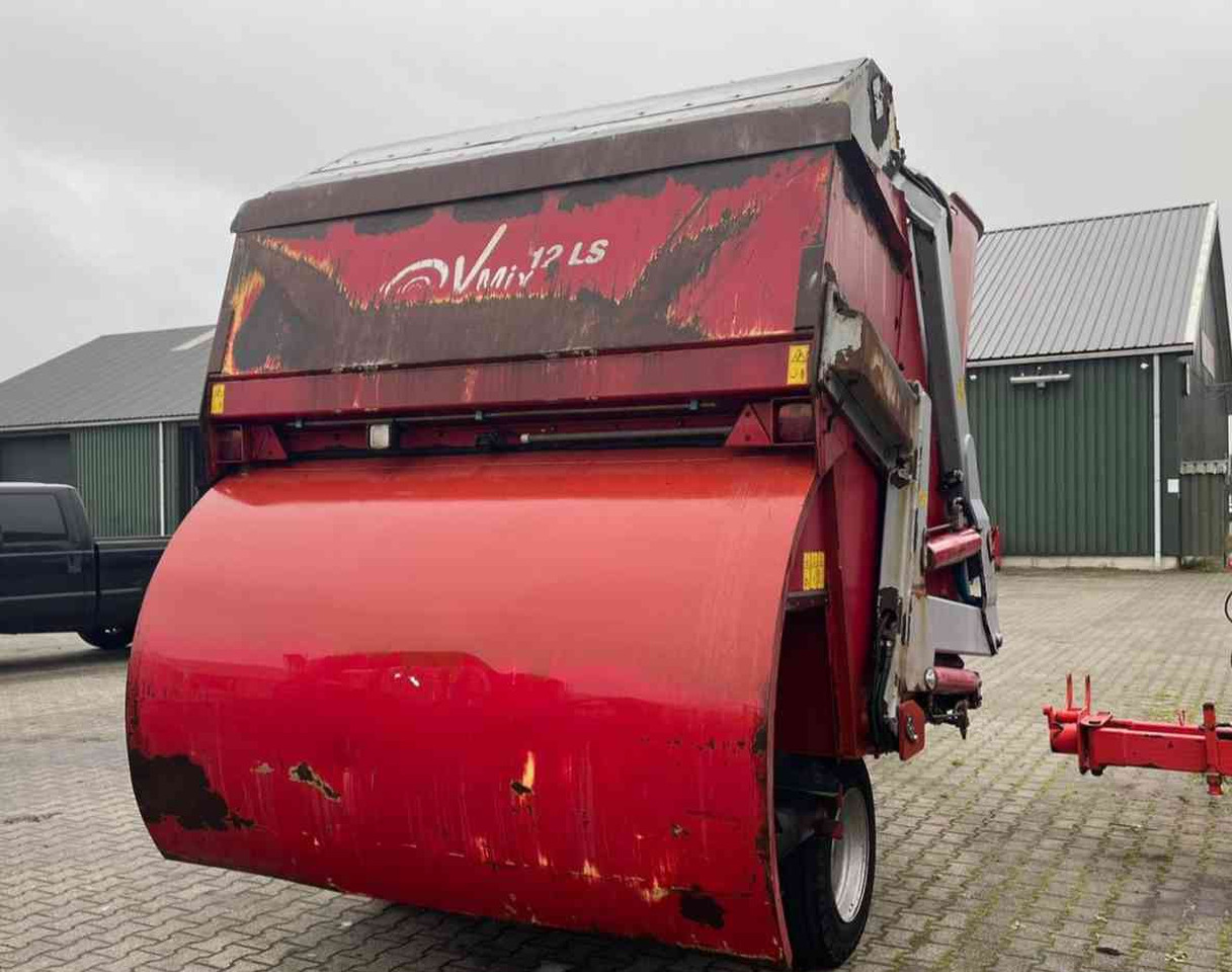 BVL V-Mix 12 LS Voermengwagen Voermachines - Etetőkocsi: 5 kép. BVL V-Mix 12 LS Voermengwagen Voermachines - Etetőkocsi: 5 kép.