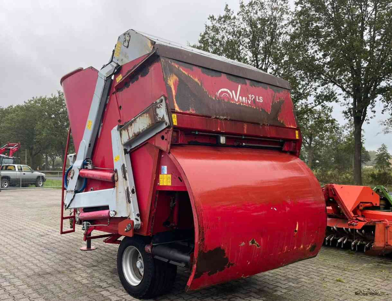 BVL V-Mix 12 LS Voermengwagen Voermachines - Etetőkocsi: 3 kép. BVL V-Mix 12 LS Voermengwagen Voermachines - Etetőkocsi: 3 kép.
