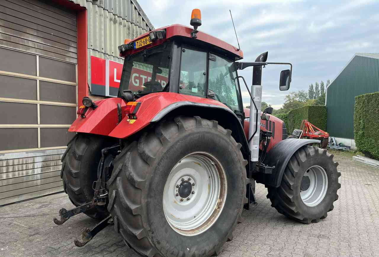 Case-IH CVX 1135 Tractoren - Traktor: 4 kép. Case-IH CVX 1135 Tractoren - Traktor: 4 kép.
