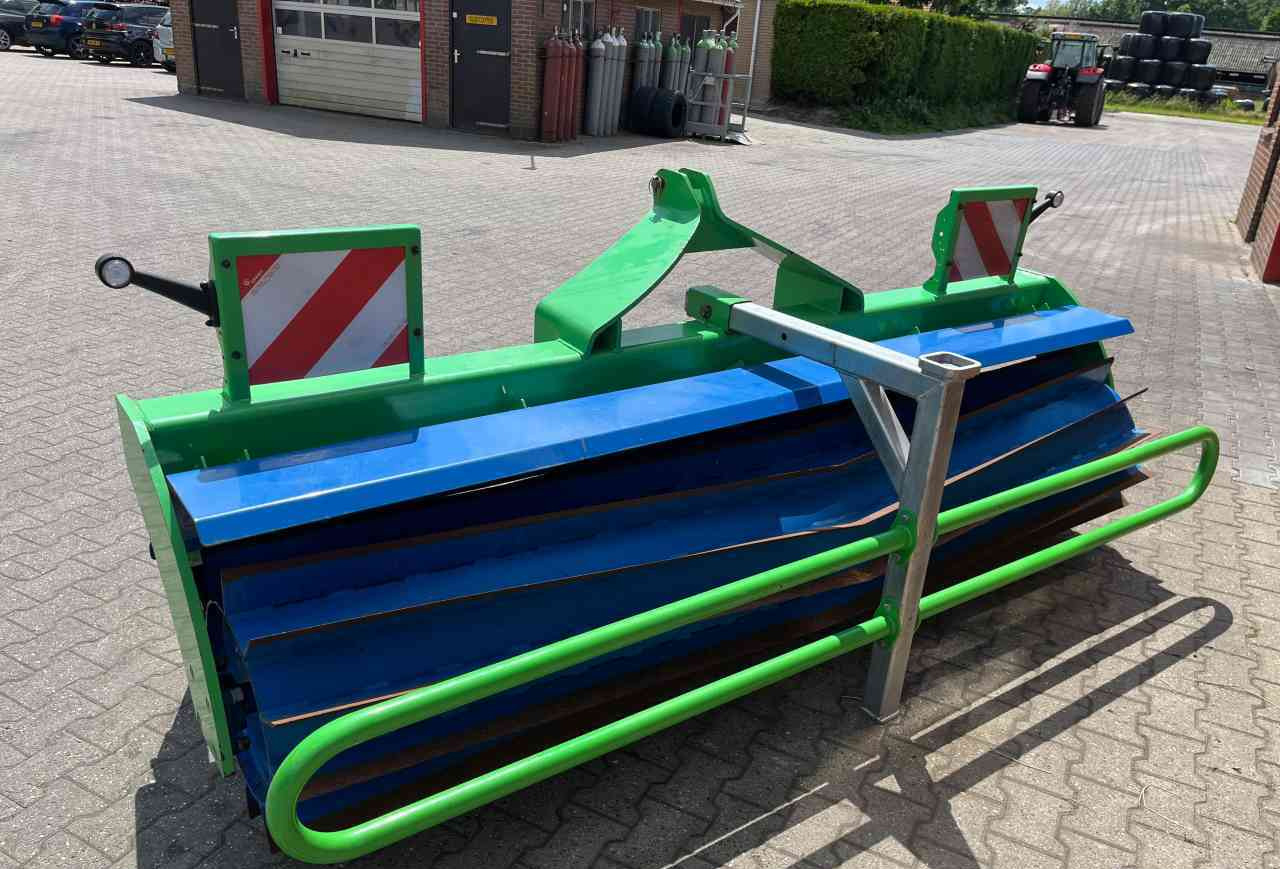 Ceres GreenCutter GC-600 diversen - Mezőgazdasági hengerek: 2 kép. Ceres GreenCutter GC-600 diversen - Mezőgazdasági hengerek: 2 kép.