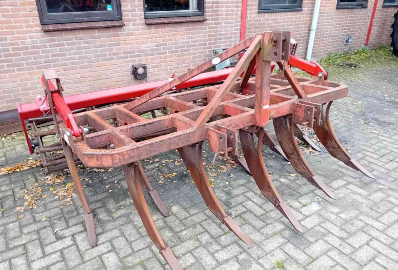 Evers Garron LT-11 vaste tand cultivator grondbewerking - Kultivátor: 1 kép. Evers Garron LT-11 vaste tand cultivator grondbewerking - Kultivátor: 1 kép.