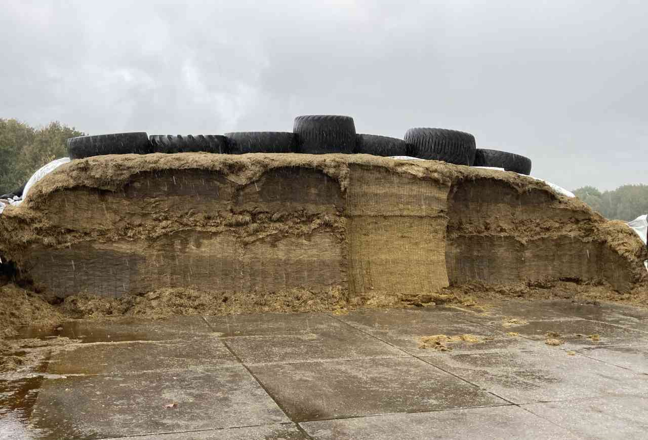 Flingk KHXL 1724 Kuilhapper Demo voermachines - Silózó berendezések: 5 kép. Flingk KHXL 1724 Kuilhapper Demo voermachines - Silózó berendezések: 5 kép.