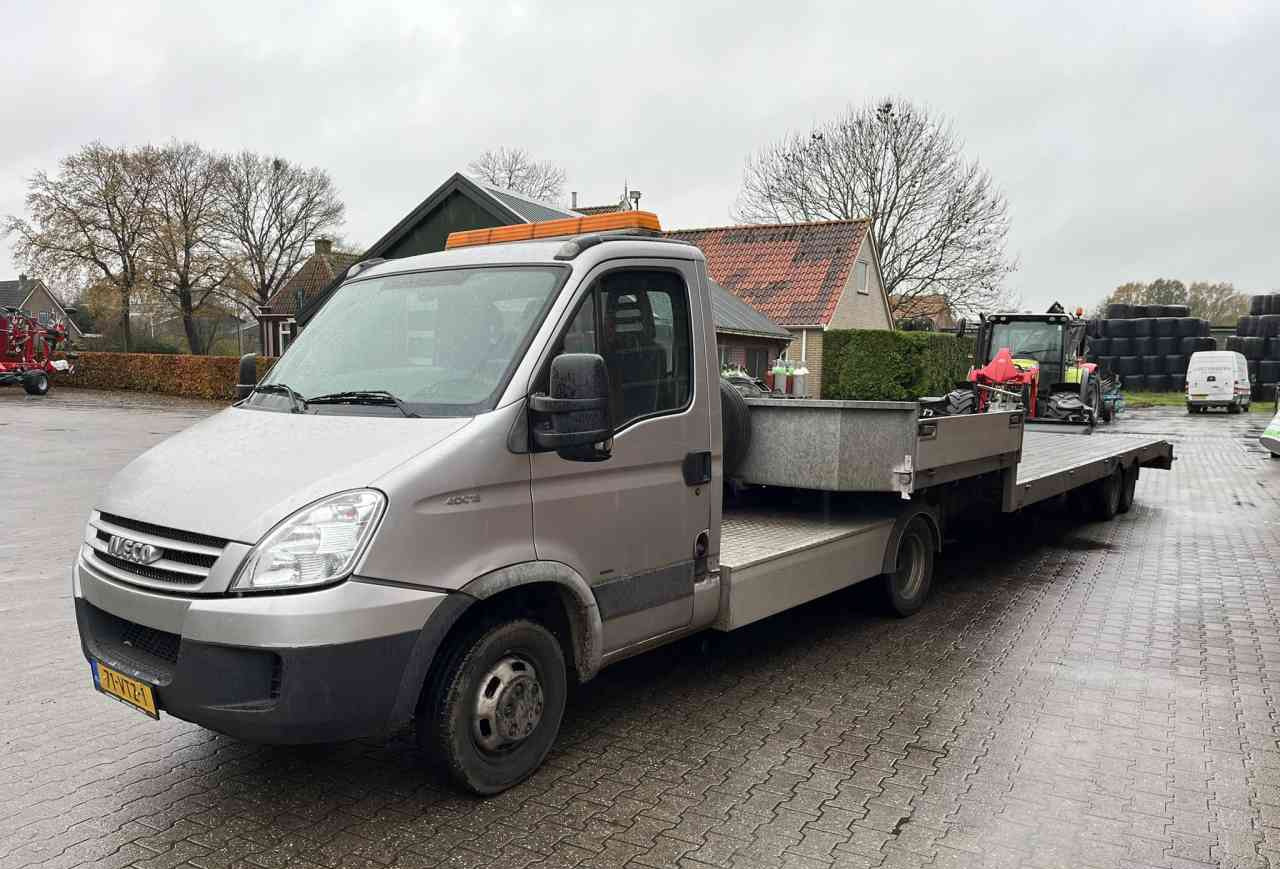 Iveco IVECO 40C18/T EURO 4 BE Combinatie. - BE nyergesvontató, Félpótkocsi mélybölcsős: 4 kép. Iveco IVECO 40C18/T EURO 4 BE Combinatie. - BE nyergesvontató, Félpótkocsi mélybölcsős: 4 kép.