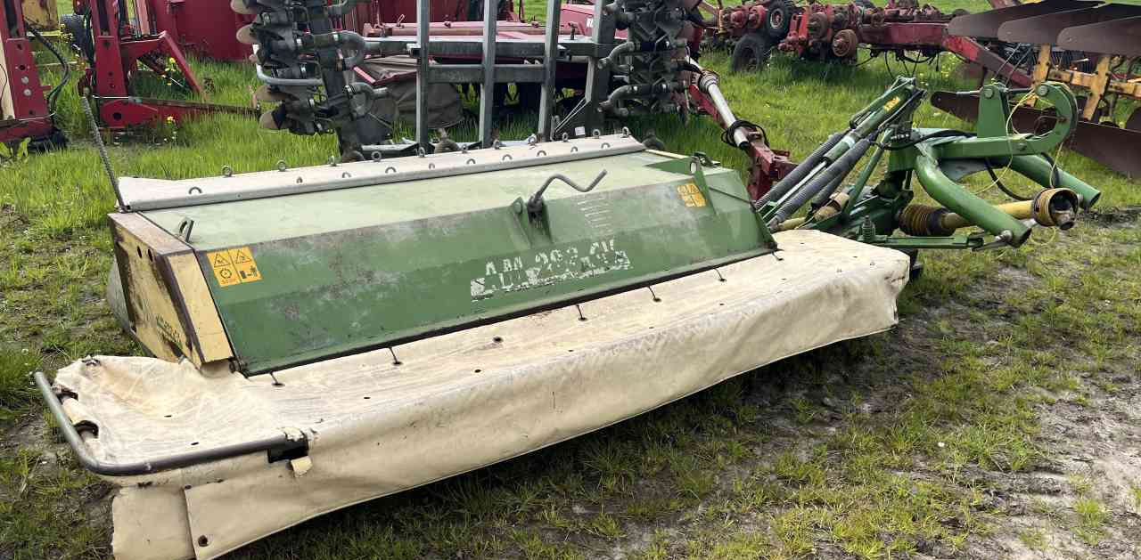Krone AM283 CV schijvenmaaier Hooibouwmachines. - Fűkasza: 1 kép. Krone AM283 CV schijvenmaaier Hooibouwmachines. - Fűkasza: 1 kép.