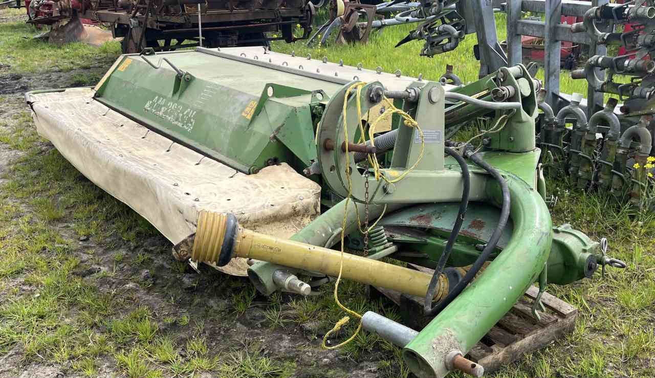 Krone AM283 CV schijvenmaaier Hooibouwmachines. - Fűkasza: 2 kép. Krone AM283 CV schijvenmaaier Hooibouwmachines. - Fűkasza: 2 kép.