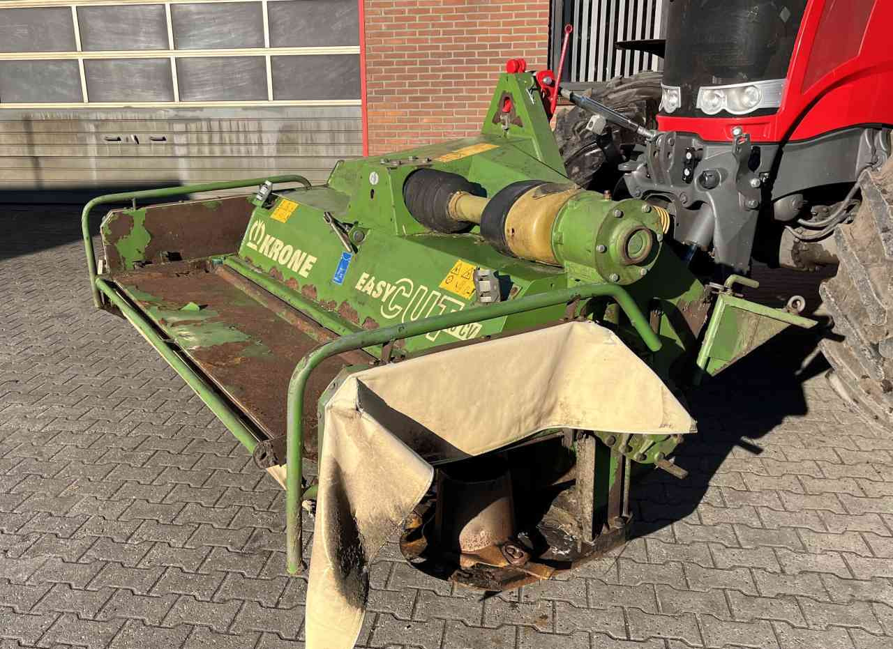 Krone Easycut 28 CV frontmaaier, schijvenmaaier, mower Hooibouwmachines - Fűkasza: 3 kép. Krone Easycut 28 CV frontmaaier, schijvenmaaier, mower Hooibouwmachines - Fűkasza: 3 kép.