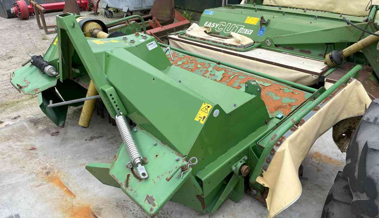 Krone Easycut 28 CV frontmaaier, schijvenmaaier, mower Hooibouwmachines - Fűkasza: 3 kép. Krone Easycut 28 CV frontmaaier, schijvenmaaier, mower Hooibouwmachines - Fűkasza: 3 kép.