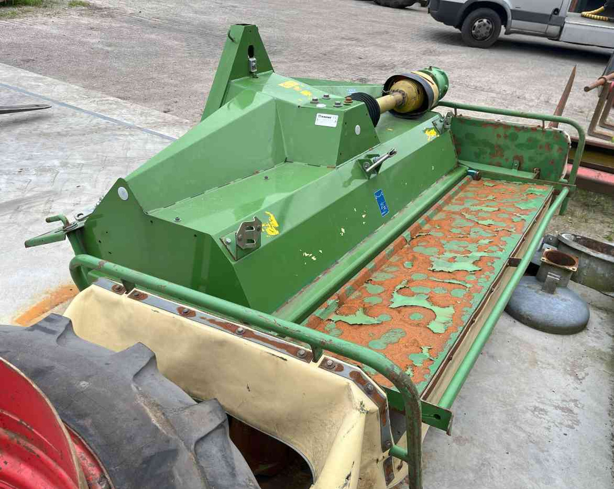Krone Easycut 28 CV frontmaaier, schijvenmaaier, mower Hooibouwmachines - Fűkasza: 2 kép. Krone Easycut 28 CV frontmaaier, schijvenmaaier, mower Hooibouwmachines - Fűkasza: 2 kép.