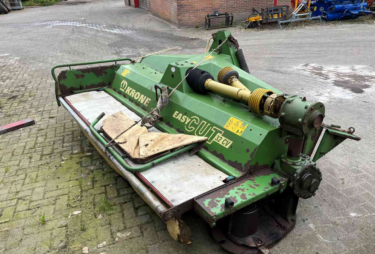 Krone Easycut 320 CV frontmaaier weidebouwmachines - Fűkasza: 2 kép. Krone Easycut 320 CV frontmaaier weidebouwmachines - Fűkasza: 2 kép.