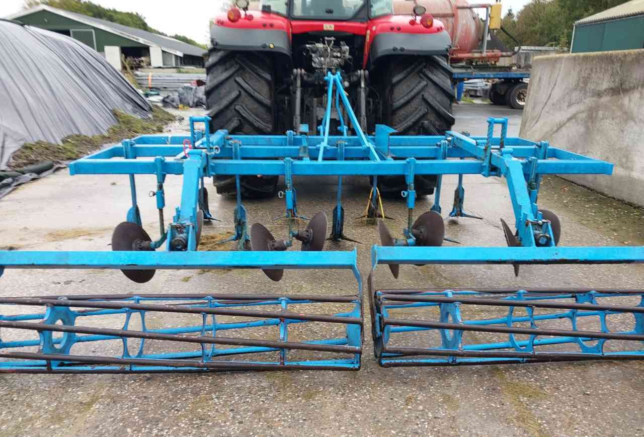 Lemken Smaragd, Cultivator, Vleugelschaar, Grondbewerking - Kultivátor: 4 kép. Lemken Smaragd, Cultivator, Vleugelschaar, Grondbewerking - Kultivátor: 4 kép.