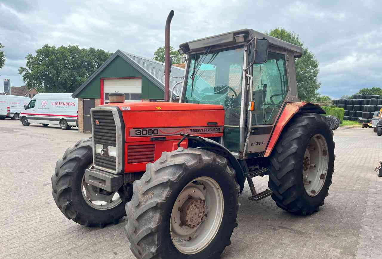 Massey Ferguson 3080 Speedshift Tractoren - Traktor: 3 kép. Massey Ferguson 3080 Speedshift Tractoren - Traktor: 3 kép.