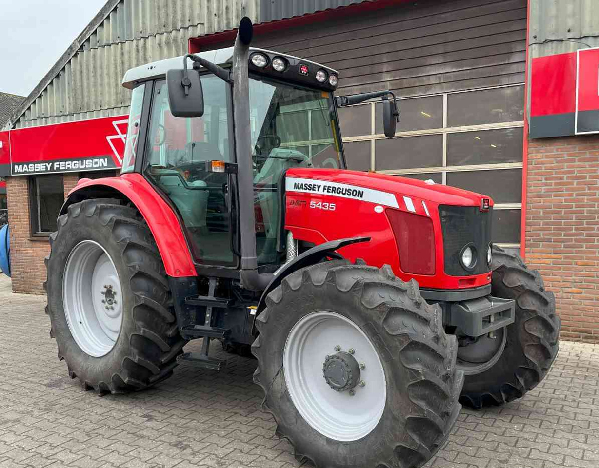 Massey Ferguson 5435 Dyna-4 1900 Draaiuren! Tractoren - Traktor: 2 kép. Massey Ferguson 5435 Dyna-4 1900 Draaiuren! Tractoren - Traktor: 2 kép.
