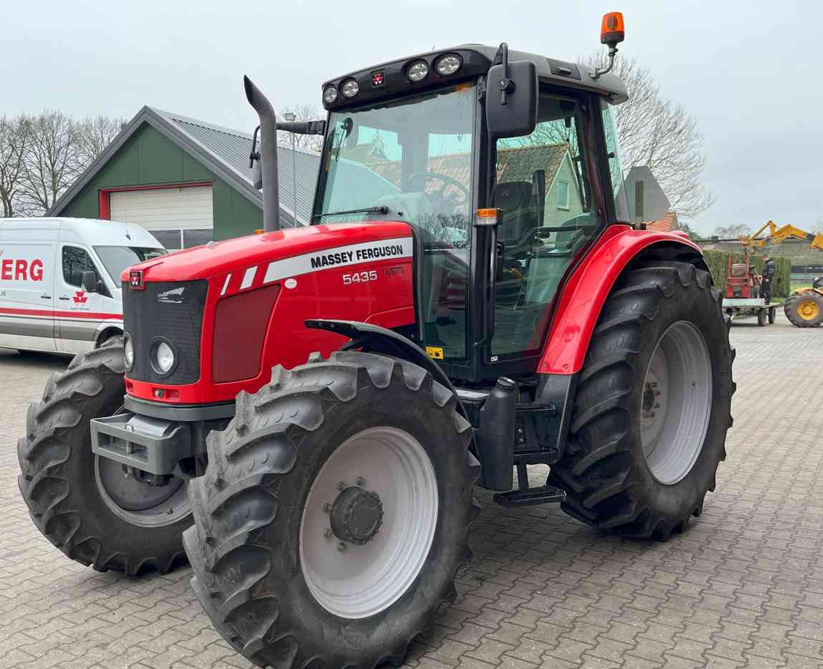 Massey Ferguson 5435 Dyna-4 1900 Draaiuren! Tractoren - Traktor: 3 kép. Massey Ferguson 5435 Dyna-4 1900 Draaiuren! Tractoren - Traktor: 3 kép.