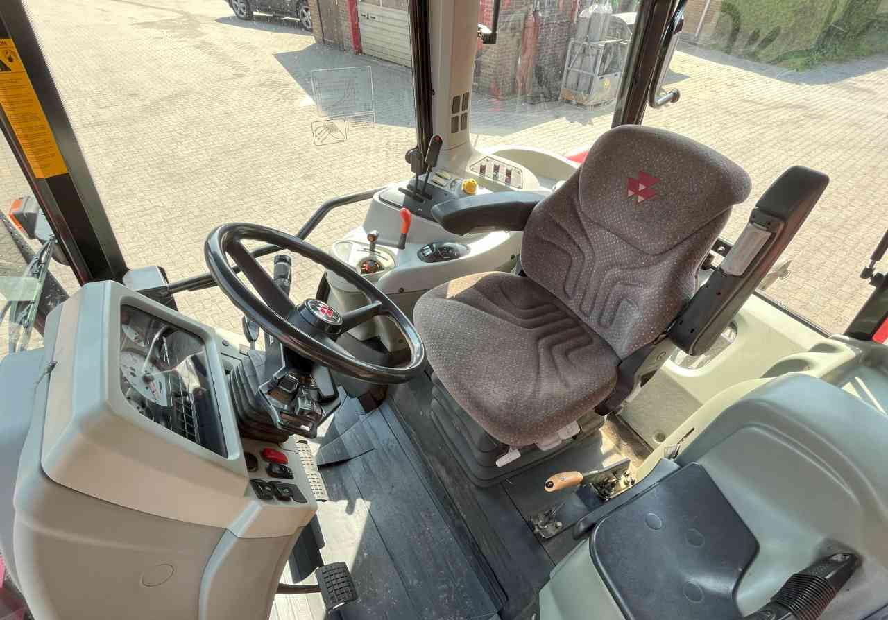 Massey Ferguson 5455 Tier-2 Dyna-4 Tractoren - Traktor: 5 kép. Massey Ferguson 5455 Tier-2 Dyna-4 Tractoren - Traktor: 5 kép.