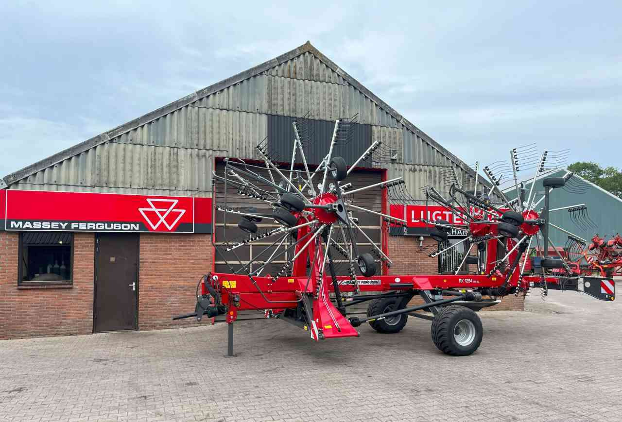 Massey Ferguson RK 1254 TRC-EC Hark 4-elements rake, rugger, zwiller Weidebouwmachines - Szénaforgató: 1 kép. Massey Ferguson RK 1254 TRC-EC Hark 4-elements rake, rugger, zwiller Weidebouwmachines - Szénaforgató: 1 kép.
