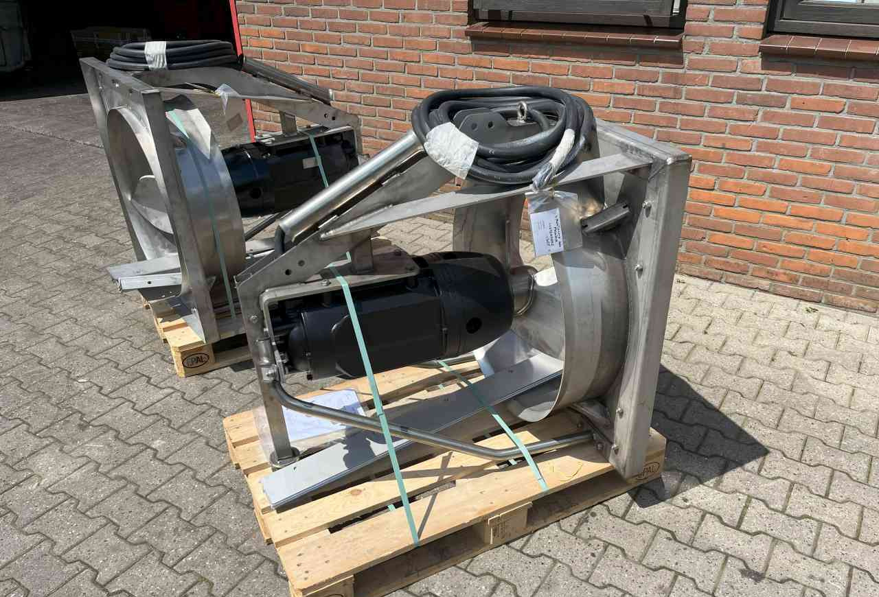 Mestmixer, elektrisch, mixen, mestverwerking - Műtrágyaszóró gép: 2 kép. Mestmixer, elektrisch, mixen, mestverwerking - Műtrágyaszóró gép: 2 kép.