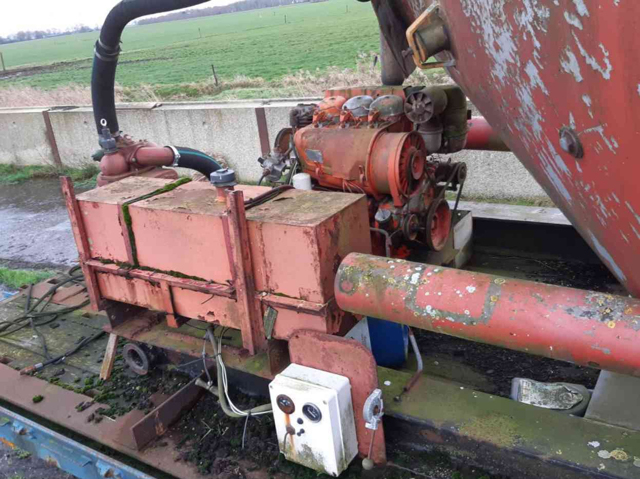 Mesttransporttank mesttank Deutz motor mestverwerking - Szippantó tartálykocsi: 4 kép. Mesttransporttank mesttank Deutz motor mestverwerking - Szippantó tartálykocsi: 4 kép.