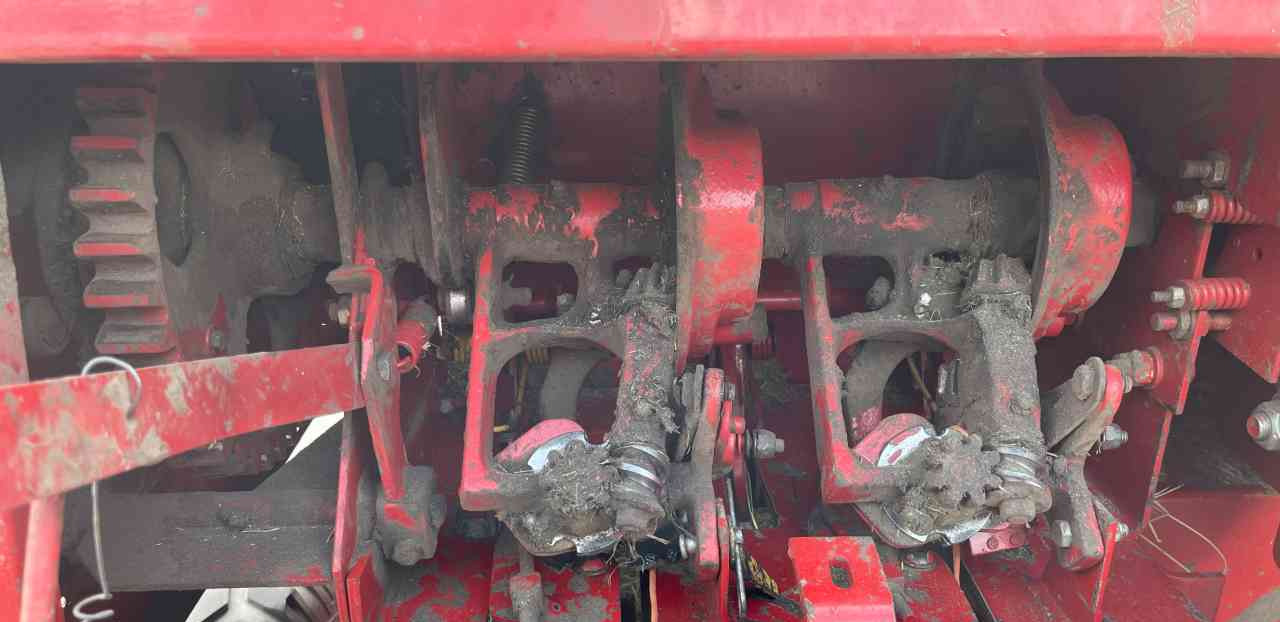 New Holland 570 Balepers pers pakkenperk weidebouwmachines - Kocka bálázó: 5 kép. New Holland 570 Balepers pers pakkenperk weidebouwmachines - Kocka bálázó: 5 kép.