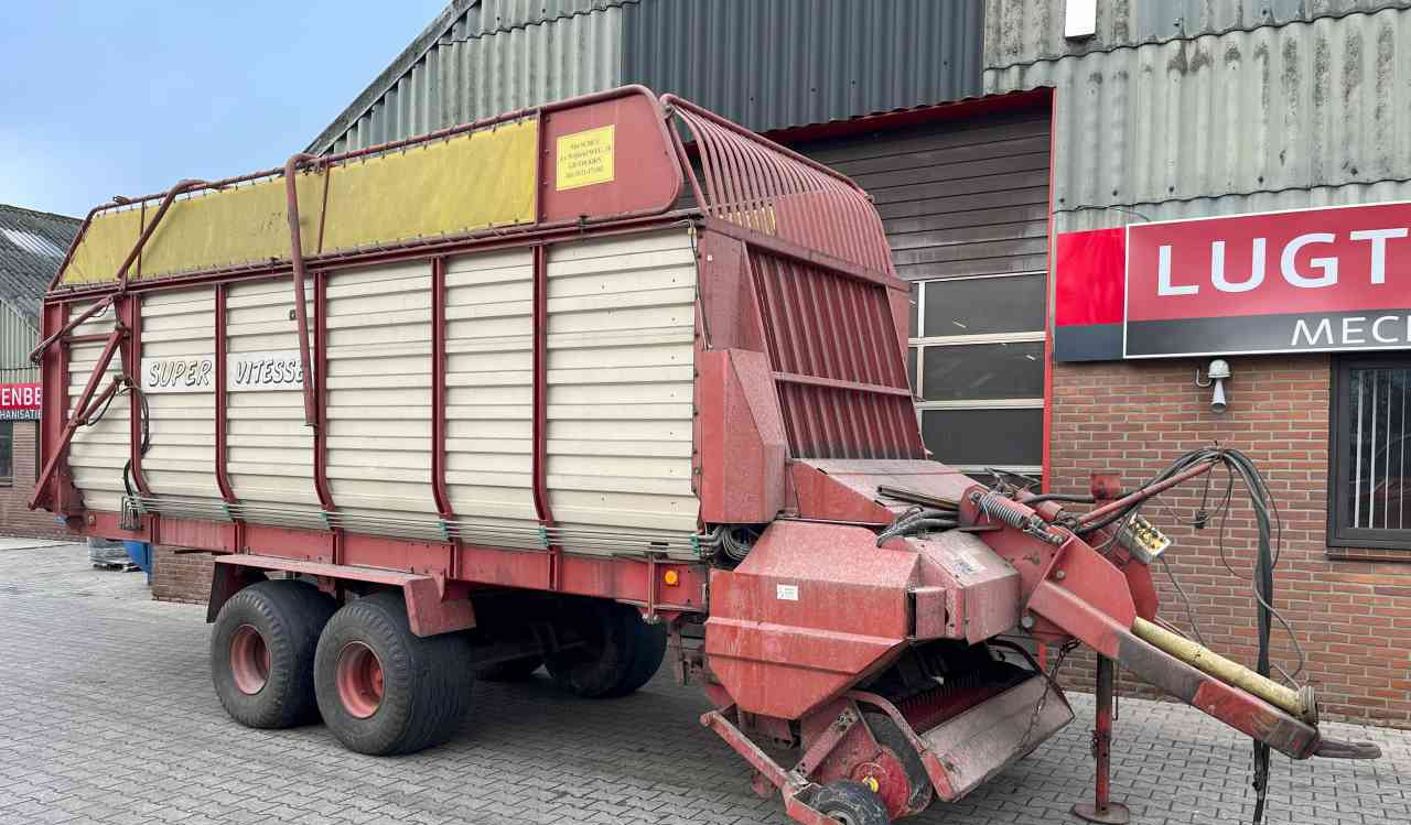 Strautmann Super Vitesse Opraapwagen, ladewagen, weidebouwmachines - Rendfelszedő: 2 kép. Strautmann Super Vitesse Opraapwagen, ladewagen, weidebouwmachines - Rendfelszedő: 2 kép.