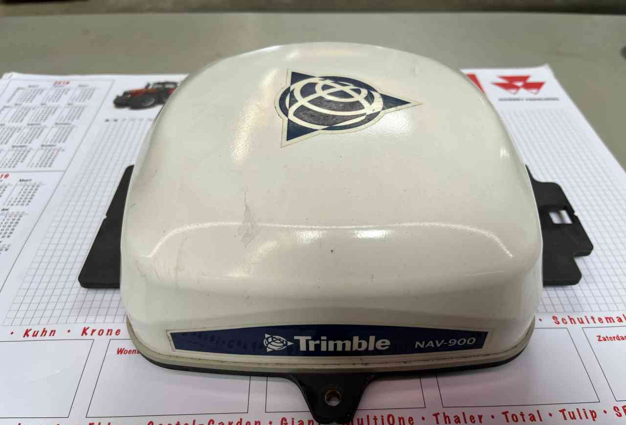 Trimble GFX 750 GPS systeem tractoren - Navigációs rendszer - Mezőgazdasági gépek: 3 kép. Trimble GFX 750 GPS systeem tractoren - Navigációs rendszer - Mezőgazdasági gépek: 3 kép.