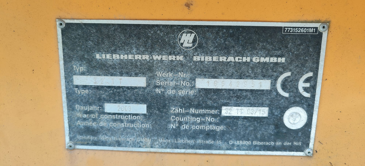 LIEBHERR 32TT - Önszerelő toronydaru: 4 kép. LIEBHERR 32TT - Önszerelő toronydaru: 4 kép.