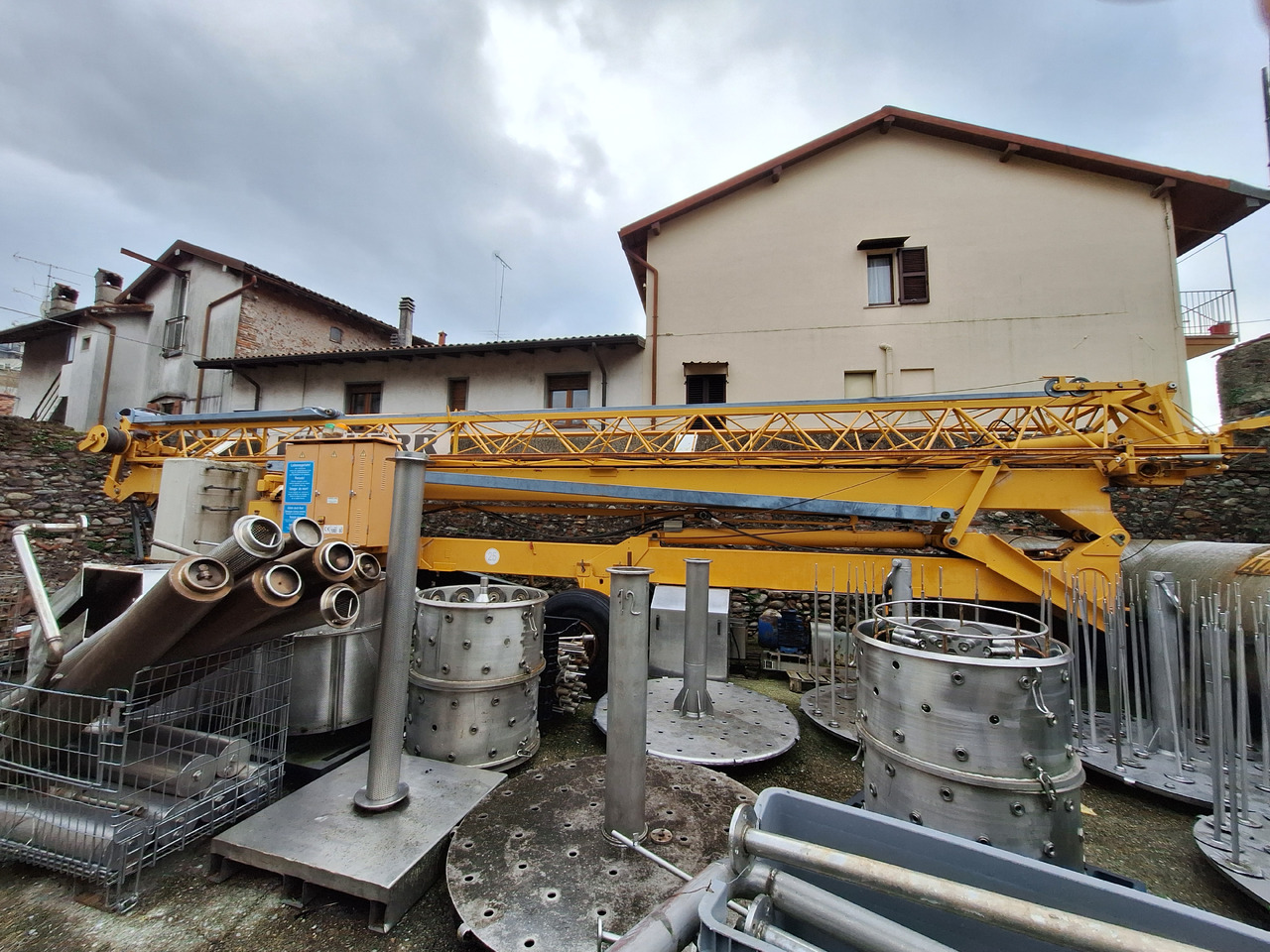 Liebherr 26H - Önszerelő toronydaru: 1 kép. Liebherr 26H - Önszerelő toronydaru: 1 kép.