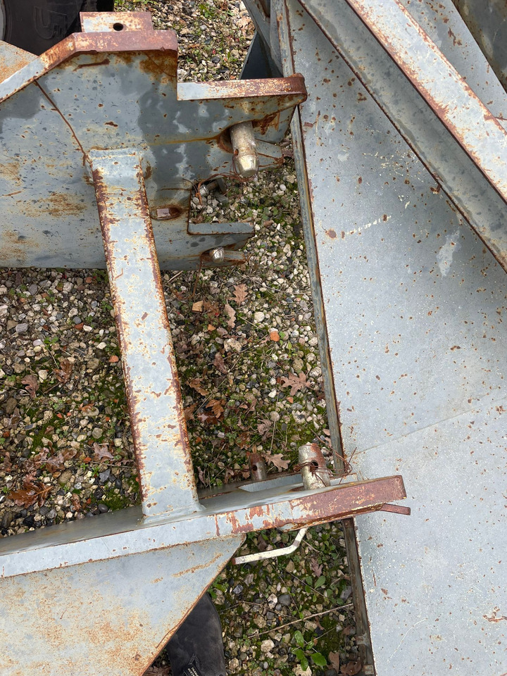 Liebherr - Önszerelő toronydaru: 4 kép. Liebherr - Önszerelő toronydaru: 4 kép.