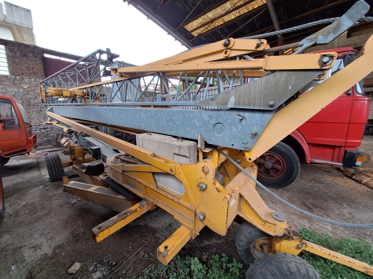 POTAIN HD10A - Önszerelő toronydaru: 4 kép. POTAIN HD10A - Önszerelő toronydaru: 4 kép.