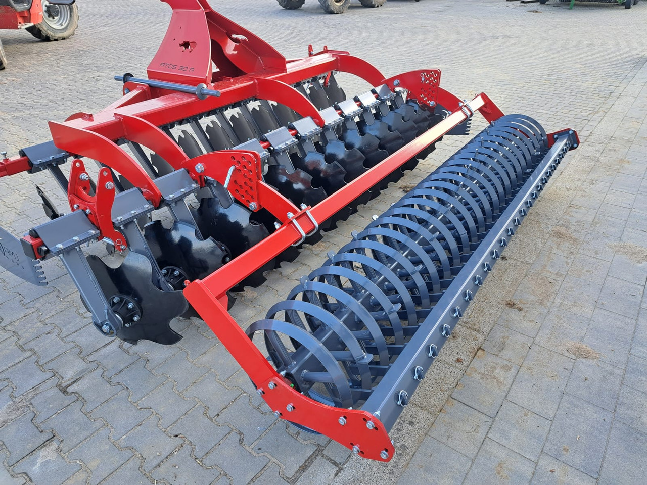 AMJ AGRO ATOS 3.0 - Tárcsás borona: 3 kép. AMJ AGRO ATOS 3.0 - Tárcsás borona: 3 kép.