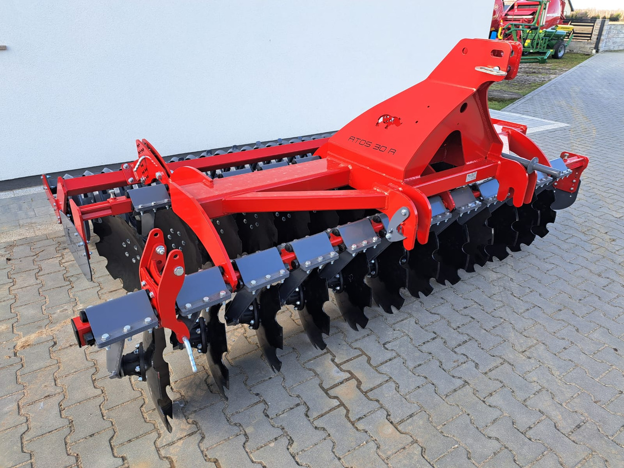 AMJ AGRO ATOS 3.0 - Tárcsás borona: 2 kép. AMJ AGRO ATOS 3.0 - Tárcsás borona: 2 kép.