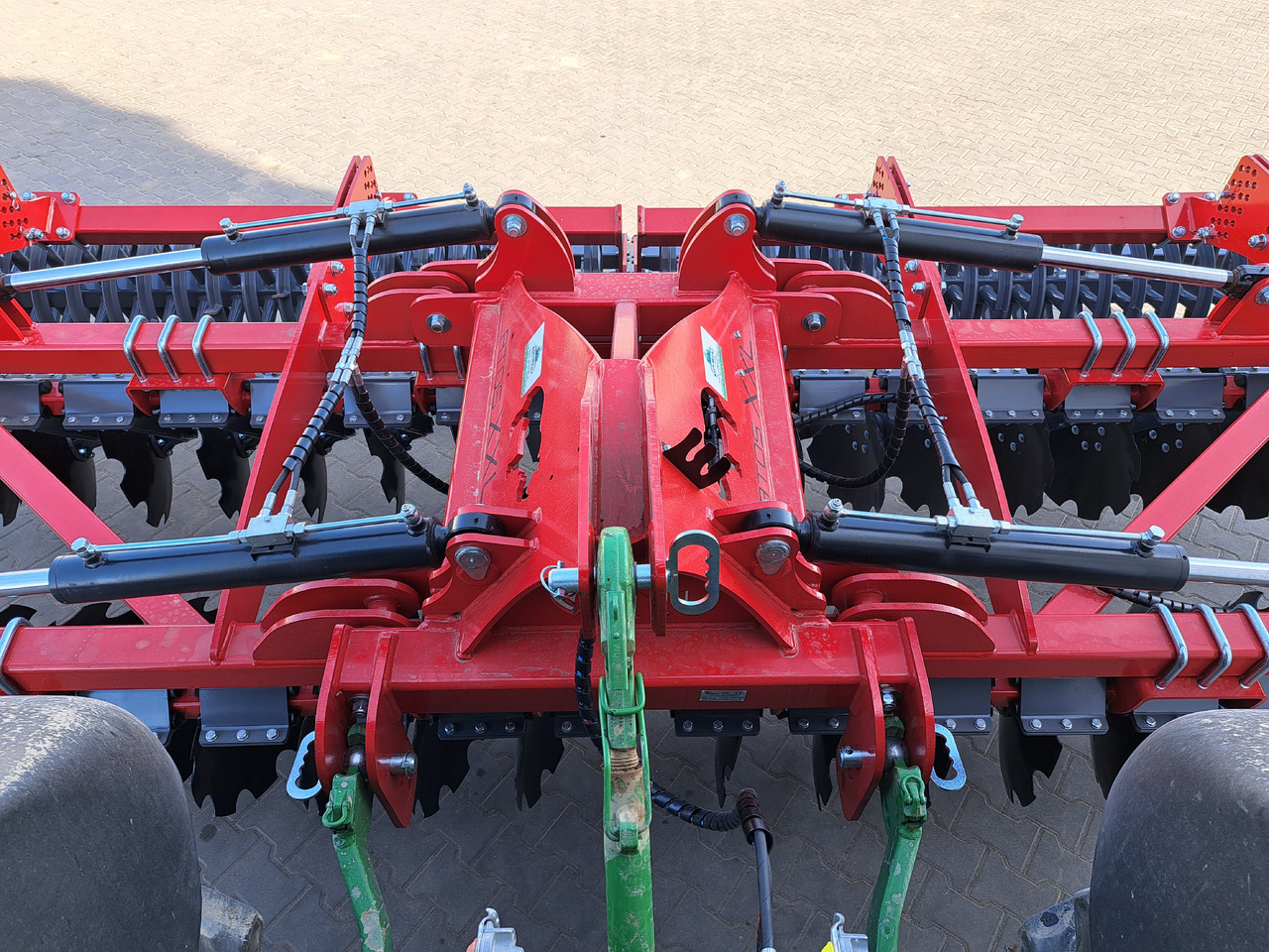 AMJ AGRO ATOS XXL 5.0 - Tárcsás borona: 5 kép. AMJ AGRO ATOS XXL 5.0 - Tárcsás borona: 5 kép.