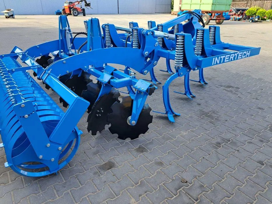 Agregat bezorkowy INTER-TECH 3.0m wał daszkowy 600 OD RĘKI - Kultivátor: 3 kép. Agregat bezorkowy INTER-TECH 3.0m wał daszkowy 600 OD RĘKI - Kultivátor: 3 kép.