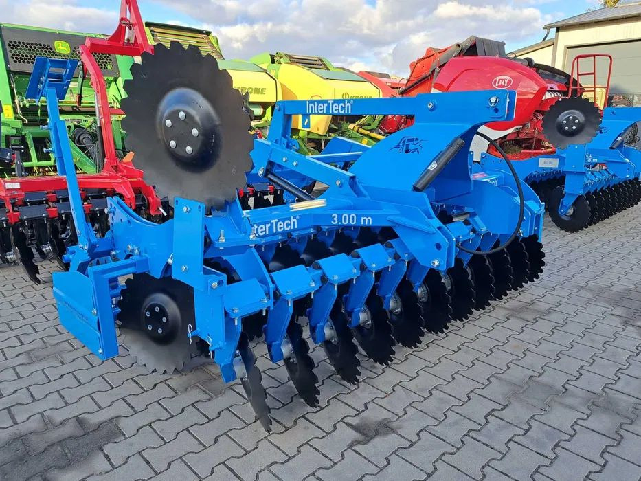 Agregat talerzowy INTER-TECH 2,7 3,0 4,0M hydropak - Tárcsás borona: 3 kép. Agregat talerzowy INTER-TECH 2,7 3,0 4,0M hydropak - Tárcsás borona: 3 kép.