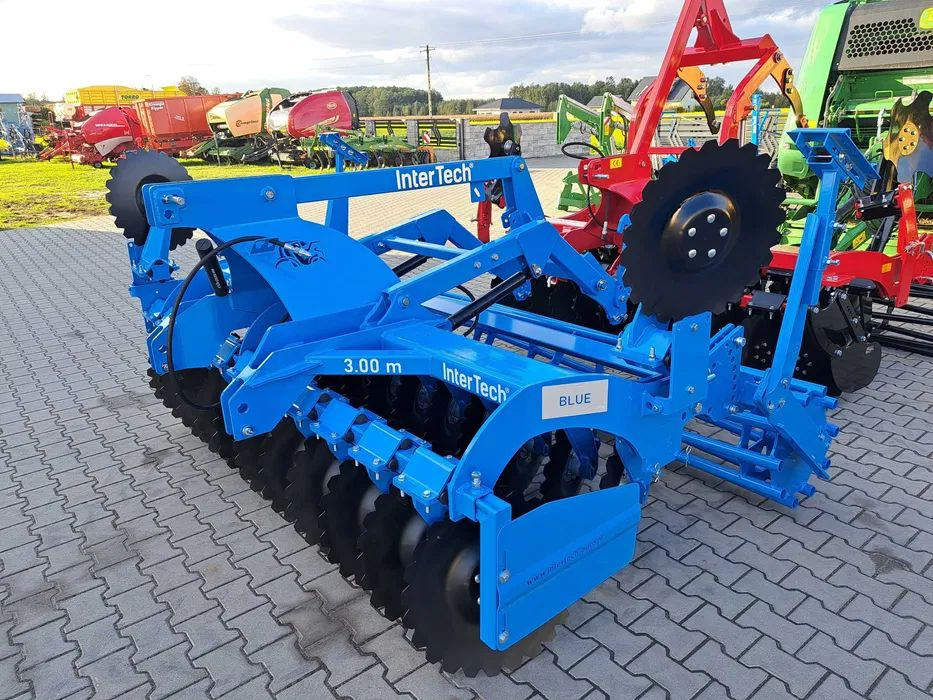 Agregat talerzowy INTER-TECH 2,7 3,0 4,0M hydropak - Tárcsás borona: 2 kép. Agregat talerzowy INTER-TECH 2,7 3,0 4,0M hydropak - Tárcsás borona: 2 kép.