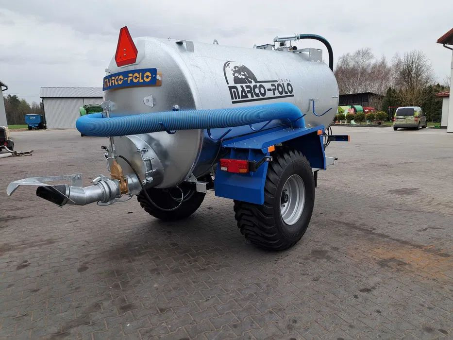 Beczkowóz beczka asenizacyjna MARCO POLO MPR 7000 OD RĘKI meprozet - Tartályos pótkocsi: 5 kép. Beczkowóz beczka asenizacyjna MARCO POLO MPR 7000 OD RĘKI meprozet - Tartályos pótkocsi: 5 kép.