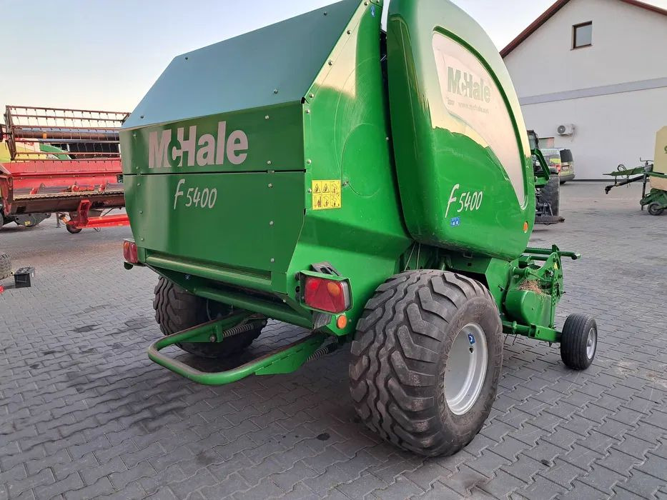 Mchale 5400C - Bálázó: 3 kép. Mchale 5400C - Bálázó: 3 kép.