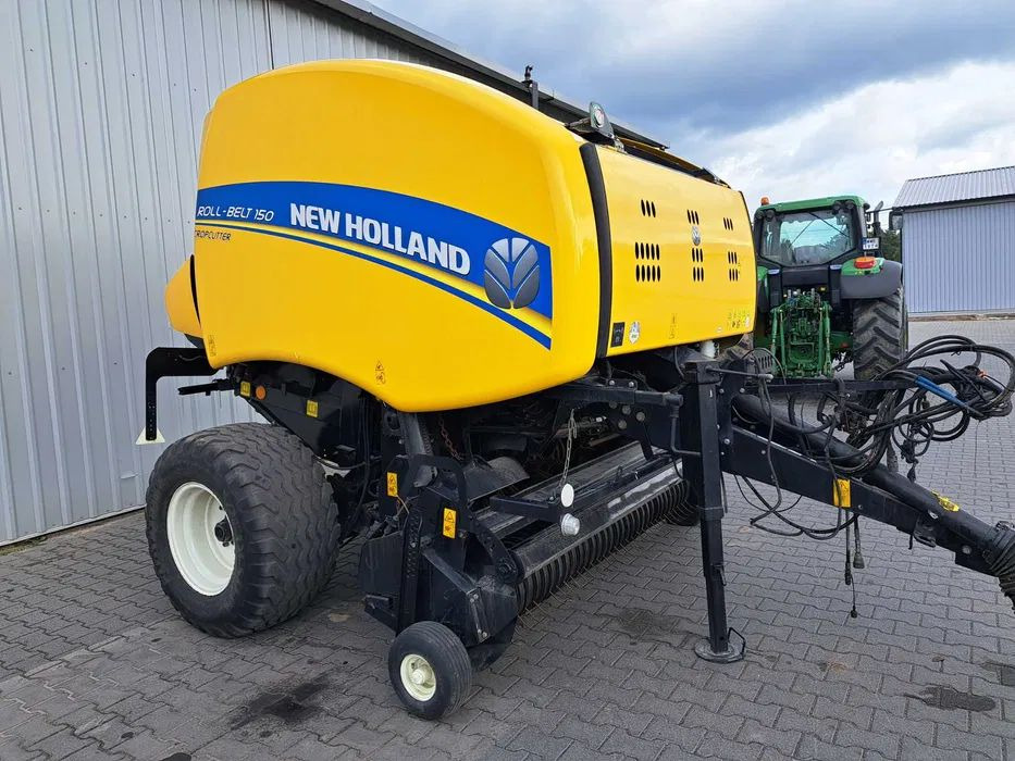 New Holland roll-belt 150 cropcutter - Bálázó: 2 kép. New Holland roll-belt 150 cropcutter - Bálázó: 2 kép.