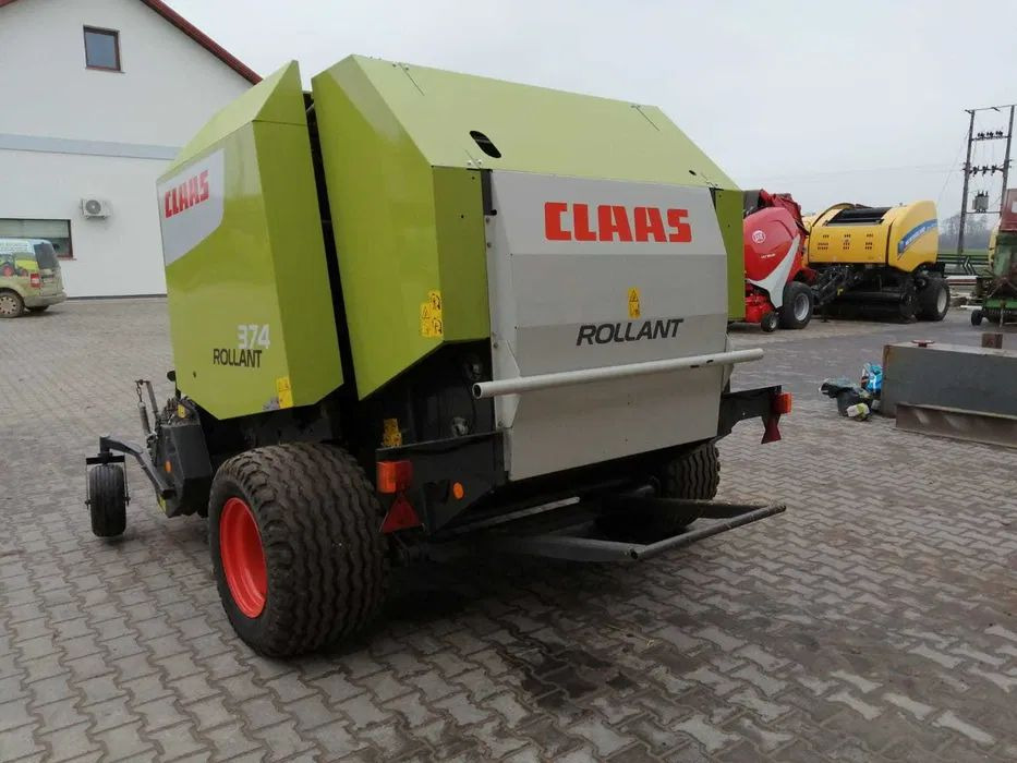 Prasa rolująca Claas Rollant 374 - Bálázó: 3 kép. Prasa rolująca Claas Rollant 374 - Bálázó: 3 kép.