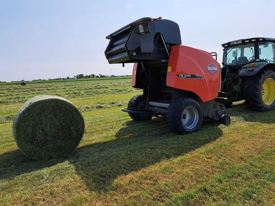 Prasa rolująca KUHN 3130 power track 2019 rok - Bálázó: 4 kép. Prasa rolująca KUHN 3130 power track 2019 rok - Bálázó: 4 kép.
