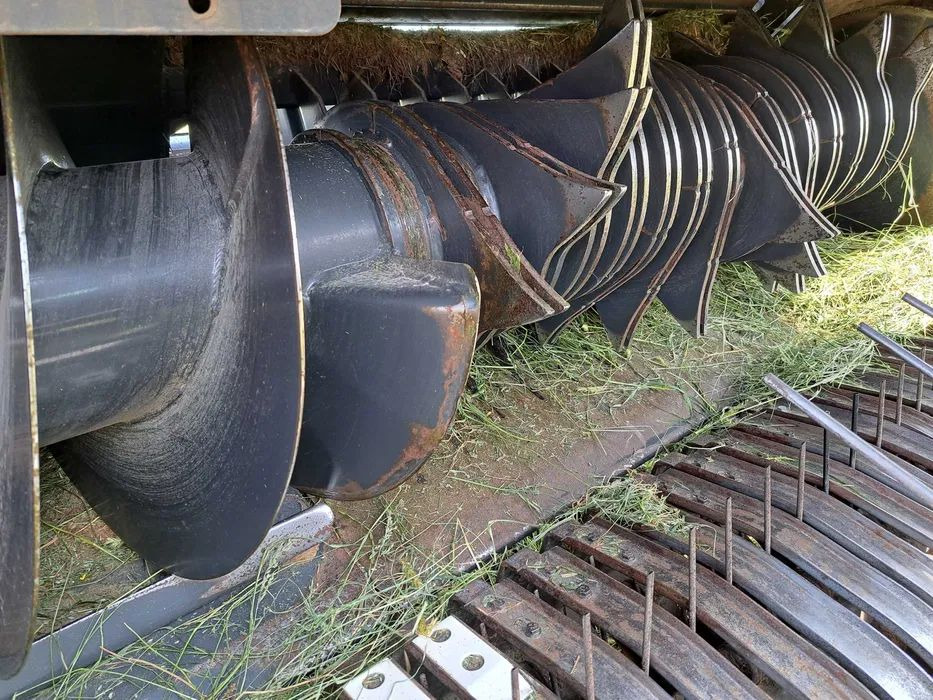 Prasa rolująca KUHN 3130 power track 2019 rok - Bálázó: 3 kép. Prasa rolująca KUHN 3130 power track 2019 rok - Bálázó: 3 kép.