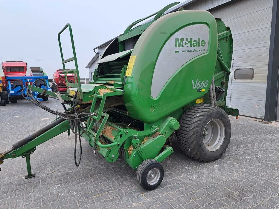 Prasa rolująca Mchale V660 - Bálázó: 4 kép. Prasa rolująca Mchale V660 - Bálázó: 4 kép.