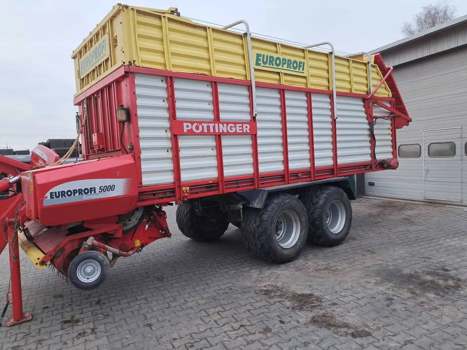 Przyczepa samozbierająca Pottinger Europrofi 5000 - Rendfelszedő: 1 kép. Przyczepa samozbierająca Pottinger Europrofi 5000 - Rendfelszedő: 1 kép.