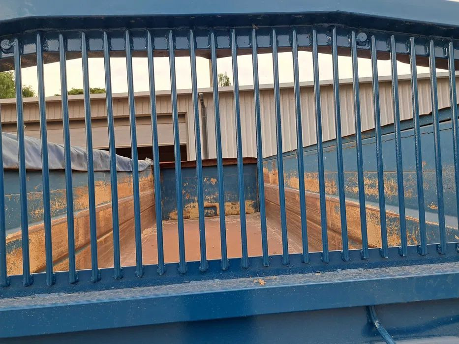 Przyczepa skorupowa Marston 14 ton - Mezőgazdasági pótkocsi: 2 kép. Przyczepa skorupowa Marston 14 ton - Mezőgazdasági pótkocsi: 2 kép.