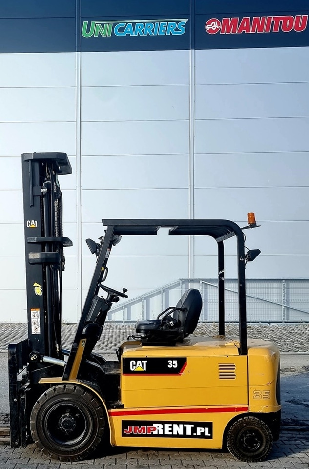 CAT EP 35 K PAC - Elektromos targonca: 4 kép. CAT EP 35 K PAC - Elektromos targonca: 4 kép.