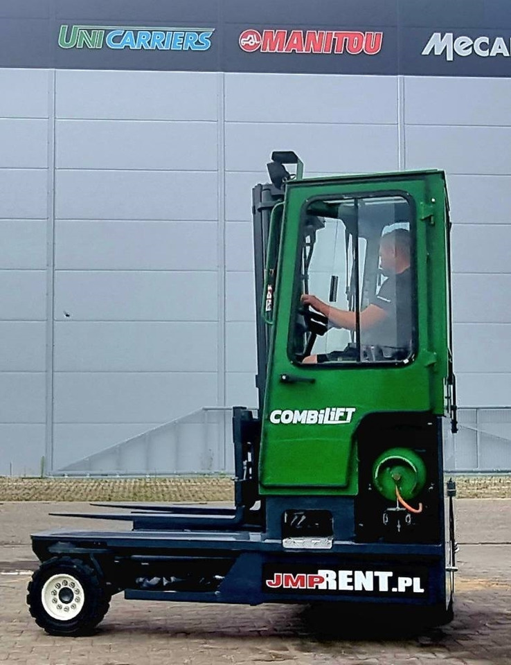 Combilift C 4000 LPG DEMO 196hrs - Négyutas tolóoszlopos targoncá: 4 kép. Combilift C 4000 LPG DEMO 196hrs - Négyutas tolóoszlopos targoncá: 4 kép.