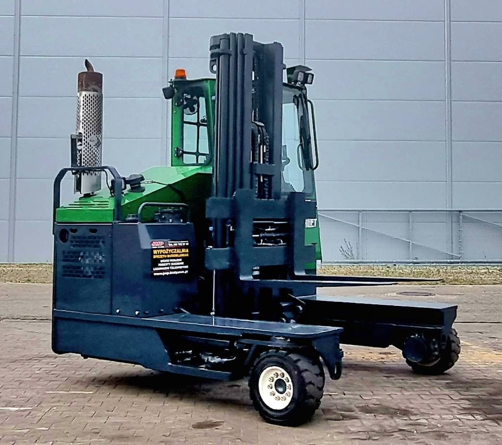 Combilift C 4000 LPG DEMO 196hrs - Négyutas tolóoszlopos targoncá: 2 kép. Combilift C 4000 LPG DEMO 196hrs - Négyutas tolóoszlopos targoncá: 2 kép.