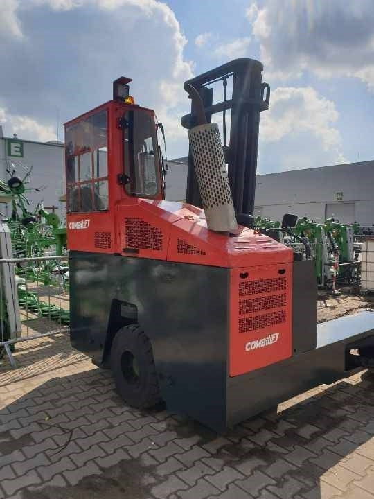 Combilift C 4500 - Oldalrakodó targoncá: 4 kép. Combilift C 4500 - Oldalrakodó targoncá: 4 kép.