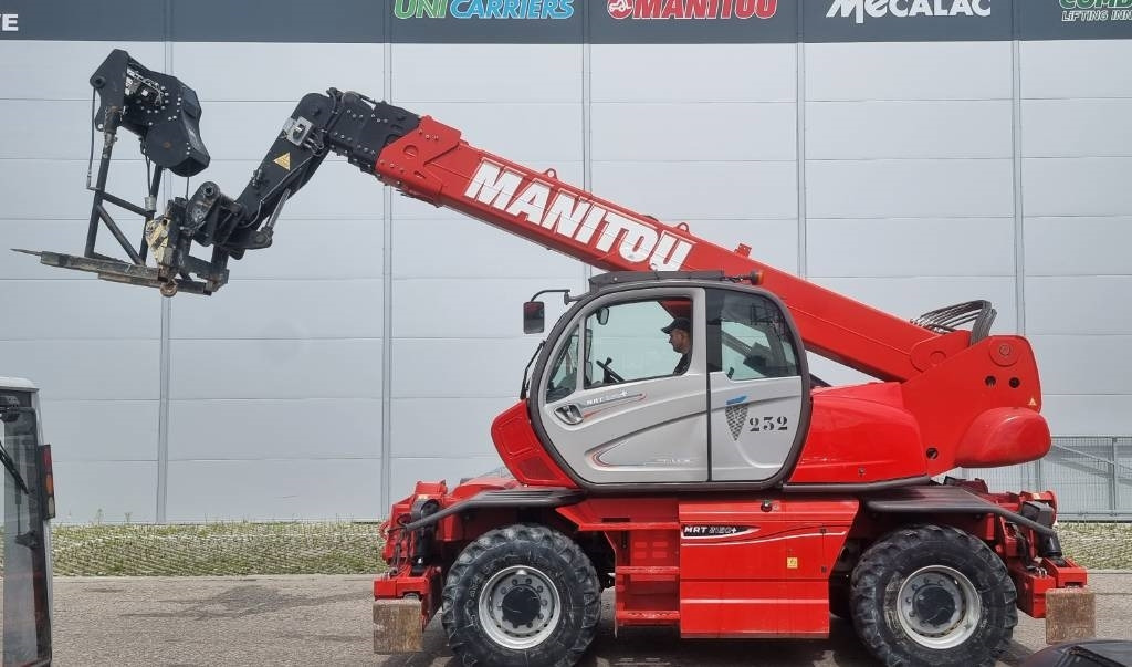 Manitou MRT 2150 Plus Privilege - Teleszkópos rakodó: 4 kép. Manitou MRT 2150 Plus Privilege - Teleszkópos rakodó: 4 kép.